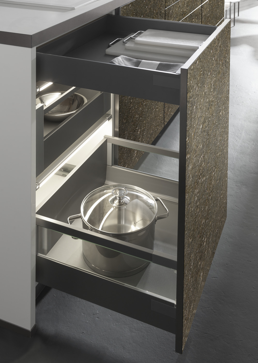 Integrated interior pullout drawer