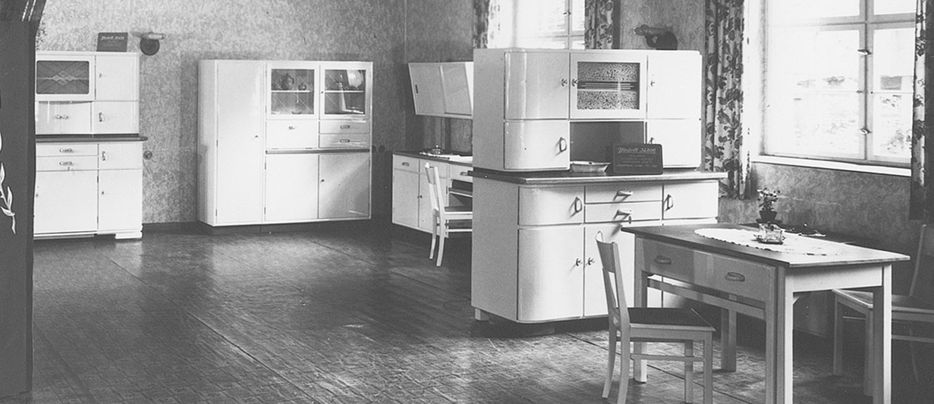 1917 SEAFORM legacy showroom